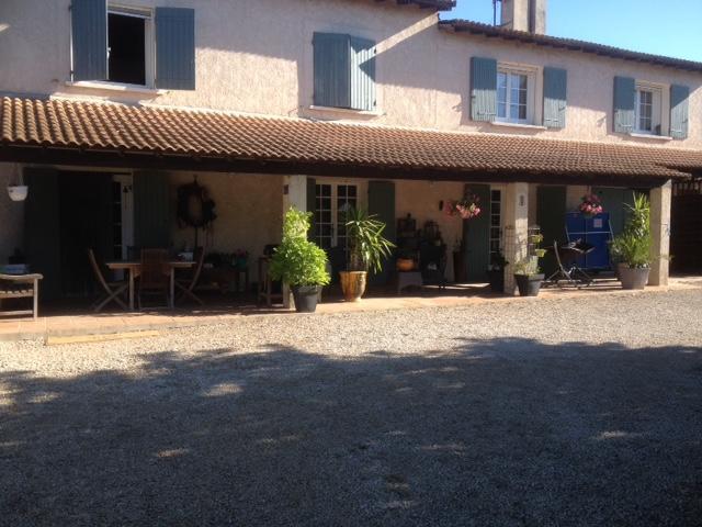 Mas Denis Apartment อาร์ลส์ ภายนอก รูปภาพ